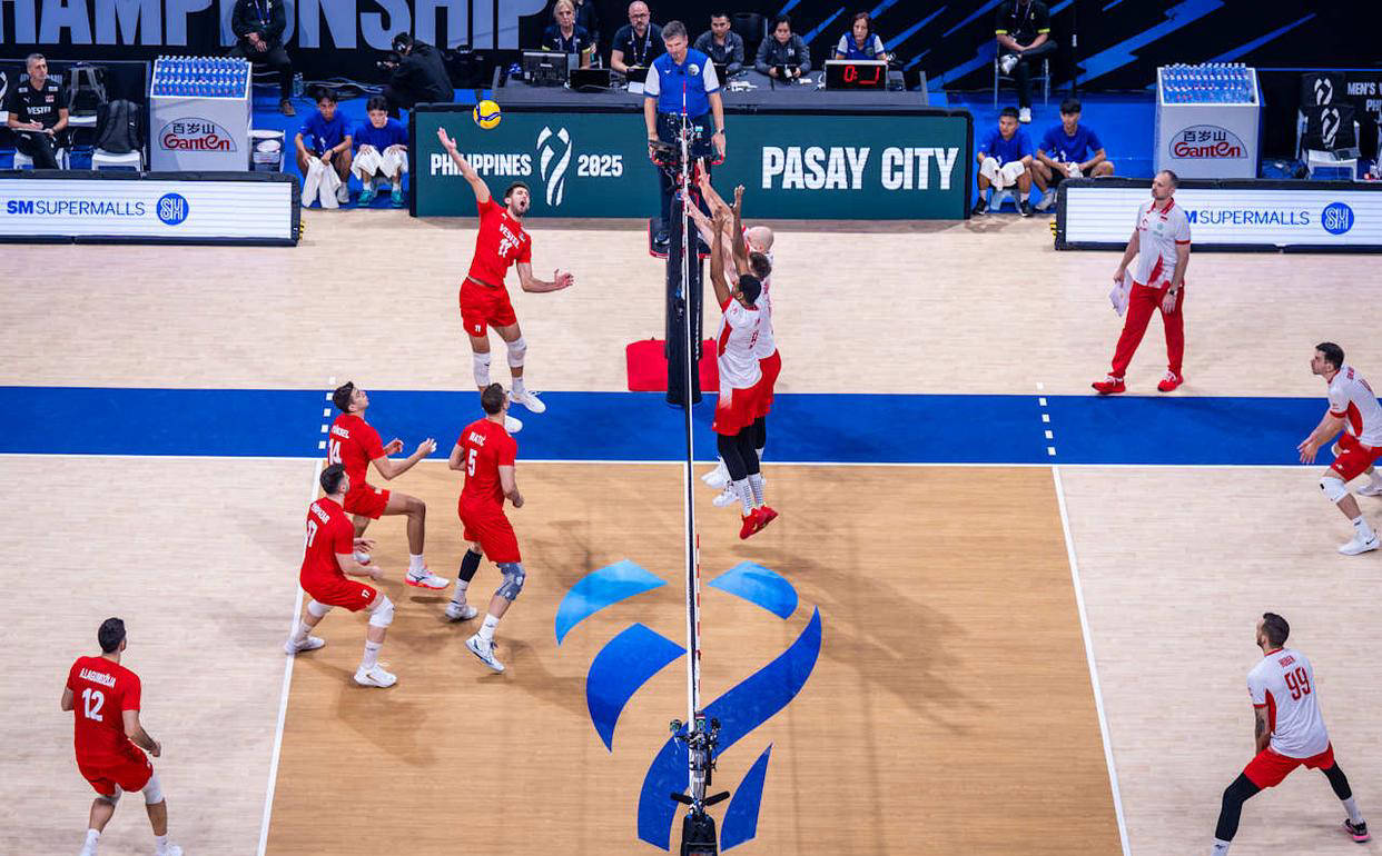 精彩对决！世界级球队在赛场上争夺