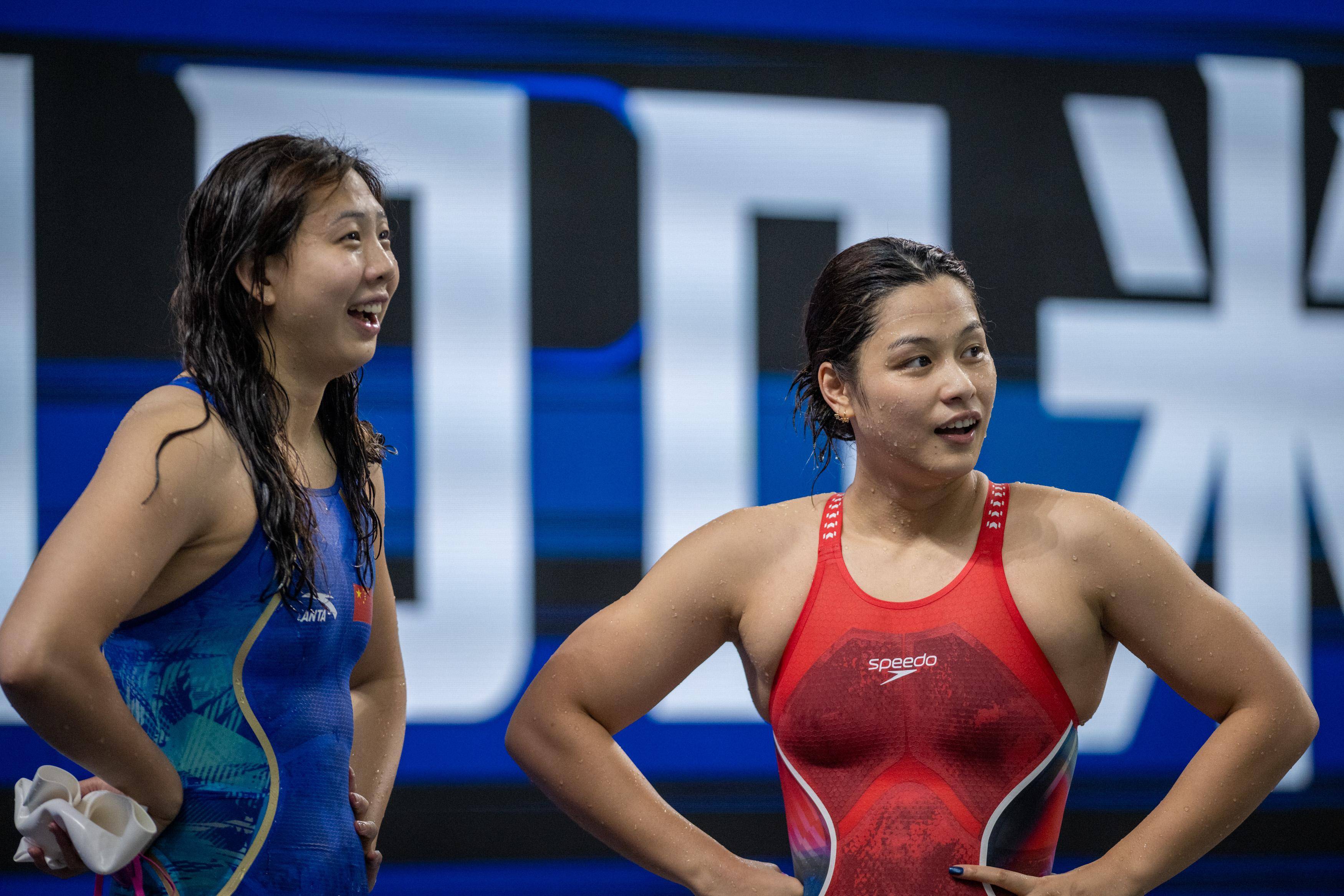 中国游泳选手创造新纪录获得冠军