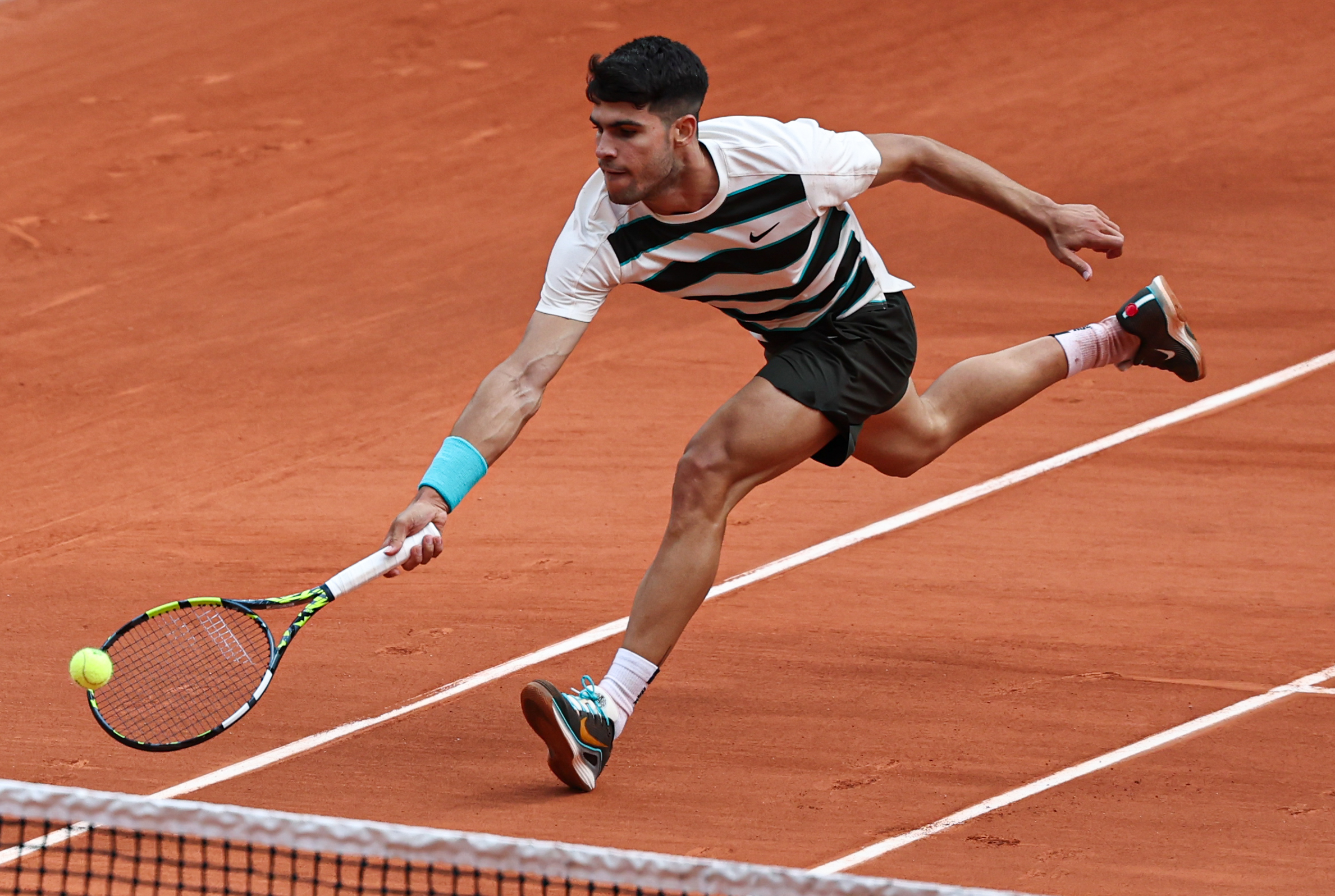 关于美国网球队力克日本网球队，阿尔卡拉斯爆发神勇的信息