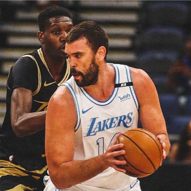 关于湖人B队轻取凯尔特人B队，费沃斯高光表现的信息