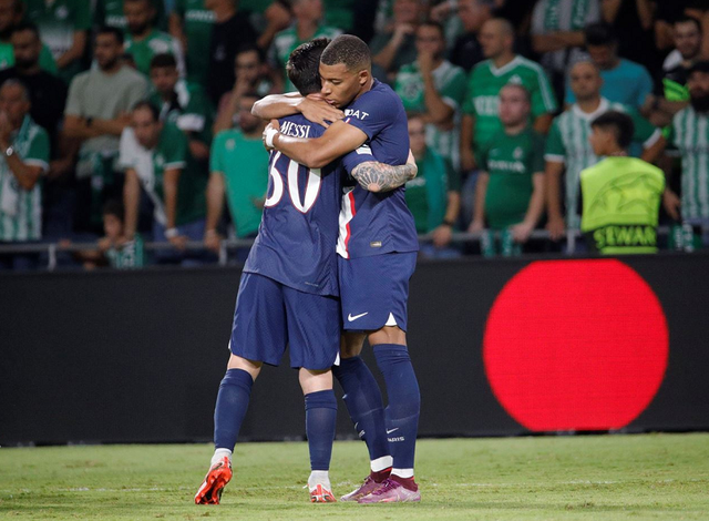 里昂主场击败对手，稳坐积分榜第三的简单介绍